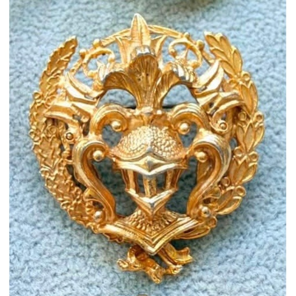 Vintage Florenza Brooch Heraldic Crest Knight Gold Tone READ - Picture 6 of 11